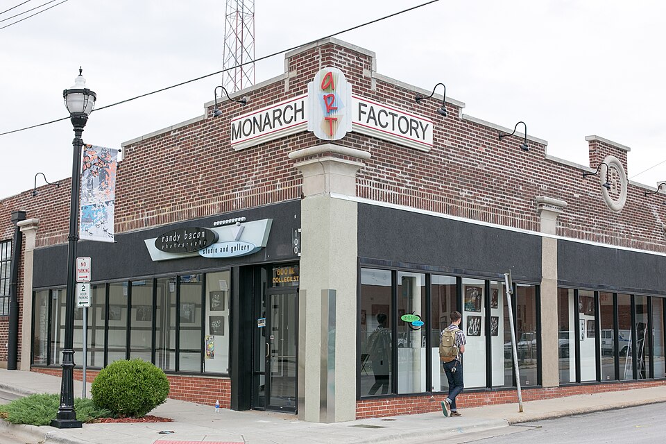 Photograph of Henry Schneider Building