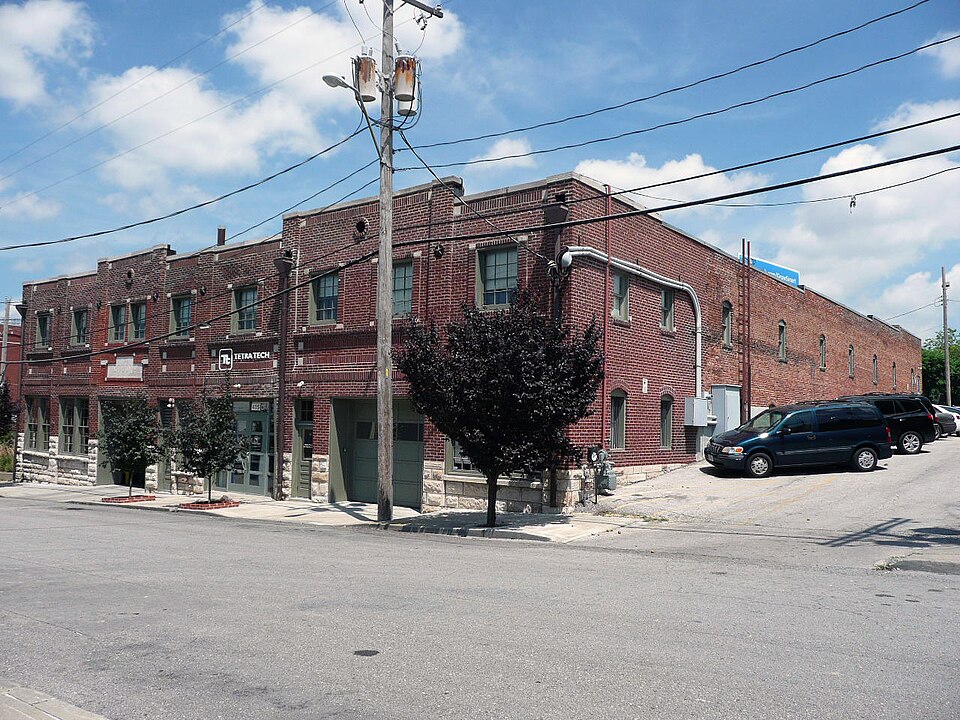Photograph of Studna Garage Building