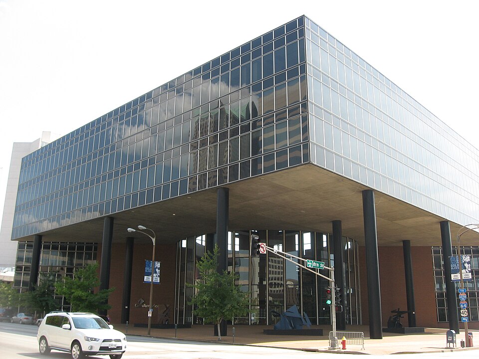 Photograph of 700 Market