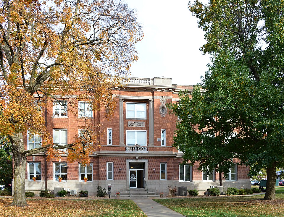 Photograph of Ozark Courthouse Square Historic District