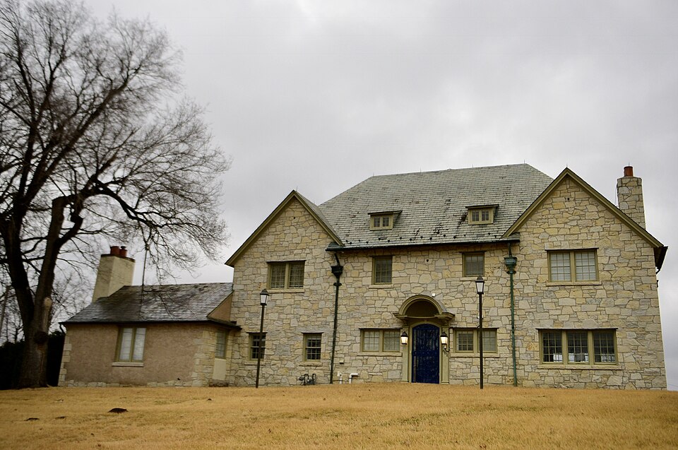 Photograph of Hugh and Bessie Stephens House