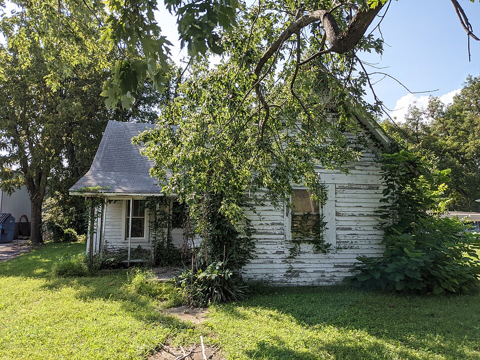 Photograph of Charles and Bettie Birthright House