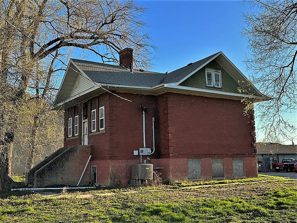 Photograph of Lincoln School