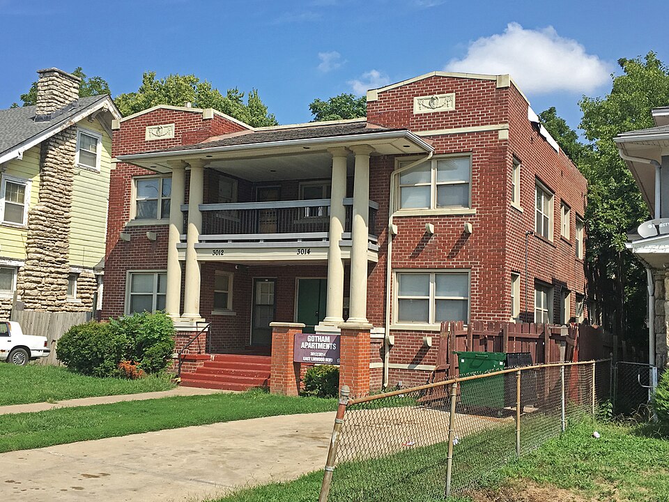 Photograph of Aurora Apartments