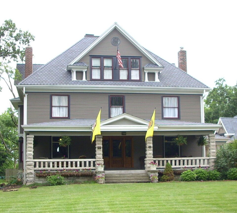 Photograph of West Broadway Historic District