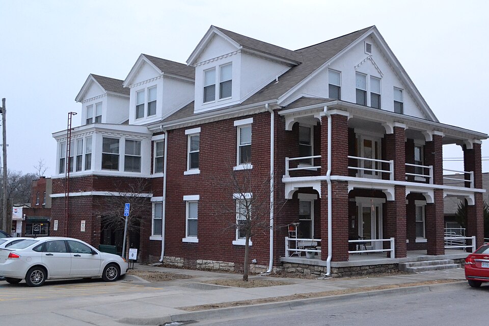 Photograph of Ligon Apartments