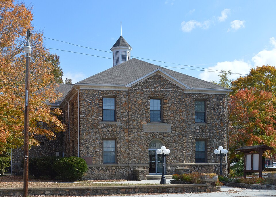 Photograph of Carter County Courthouse