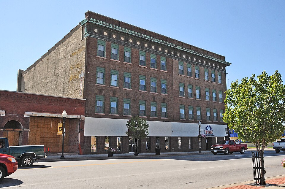 Photograph of Main and Eighth Streets Historic District