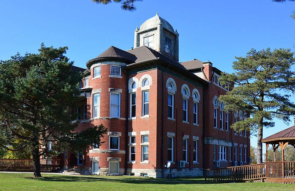 Photograph of Caldwell County Courthouse