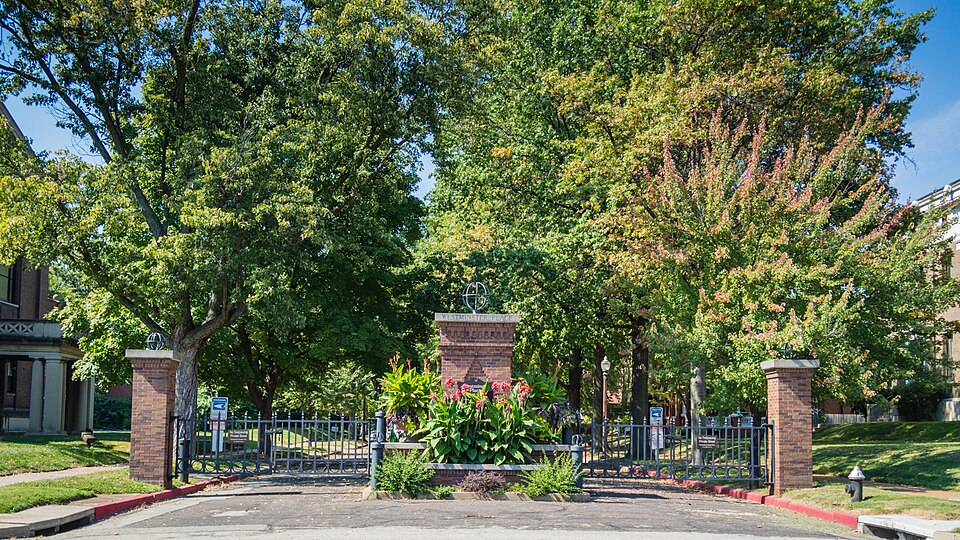 Photograph of Holy Corners Historic District