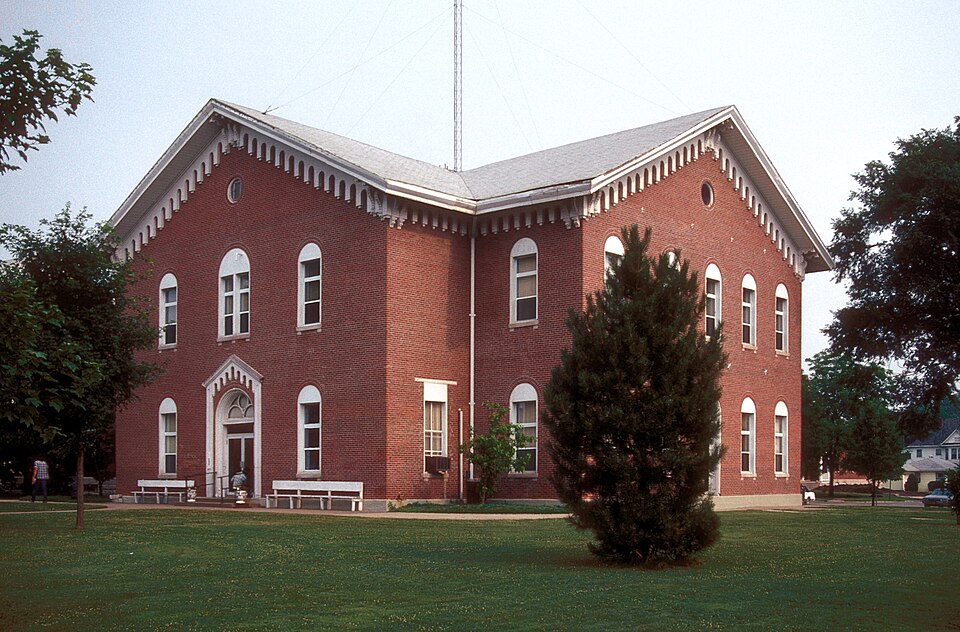 Photograph of Macon County Courthouse and Annex