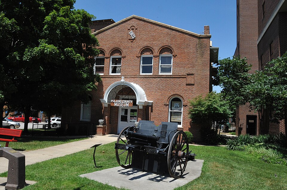 Photograph of Pulaski County Courthouse