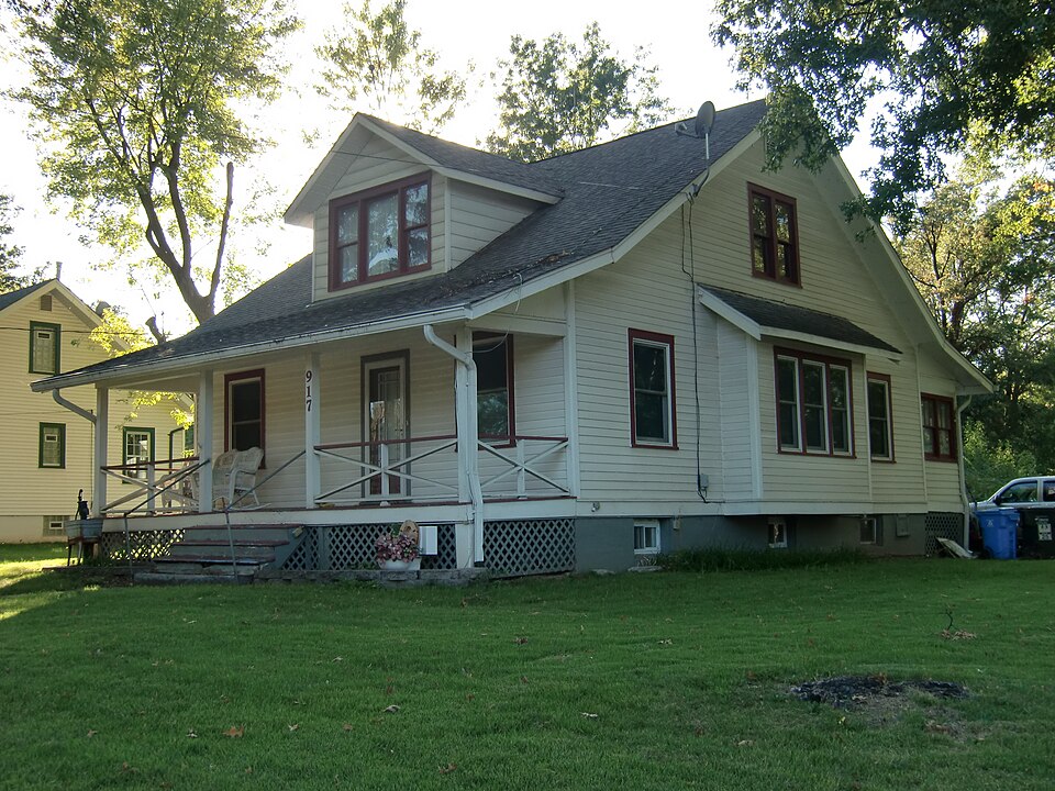 Photograph of Hubecky House