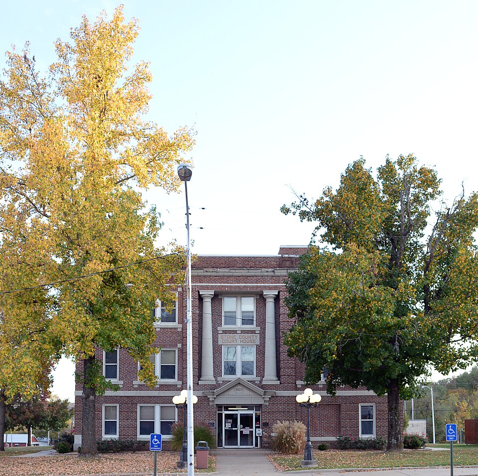 Photograph of Stone County Courthouse