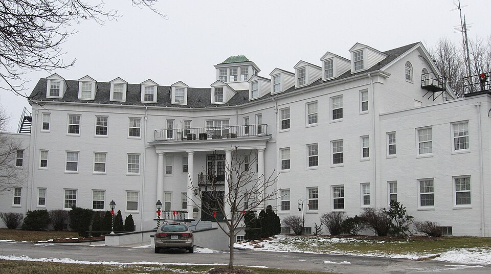 Photograph of Pierce Pennant Motor Hotel