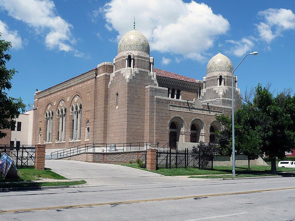 Photograph of Beth Shalom Synagogue