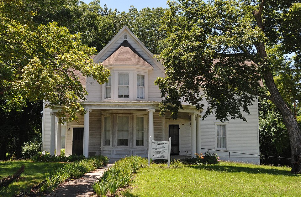 Photograph of Ploger-Moneymaker Place