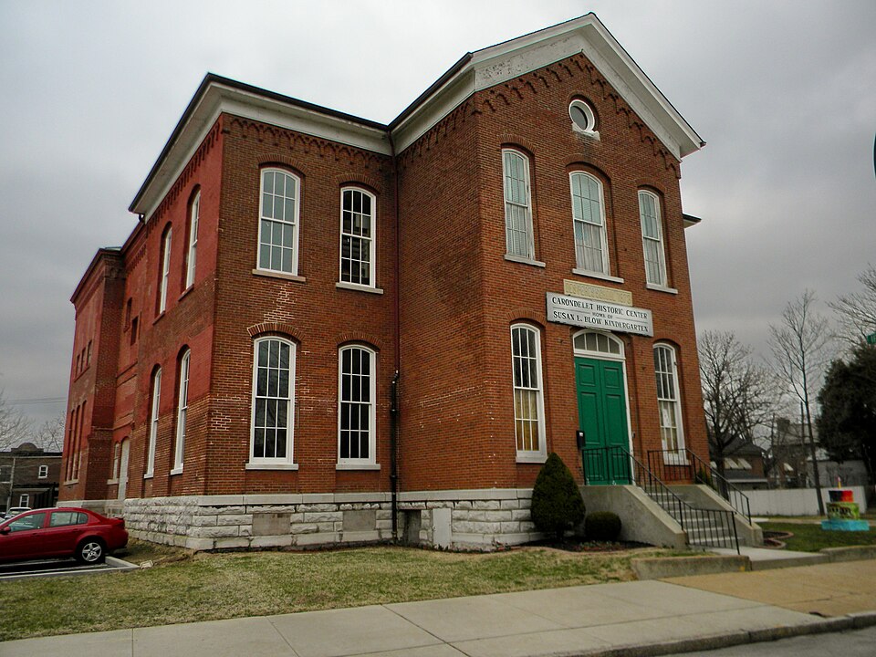 Photograph of Des Peres School