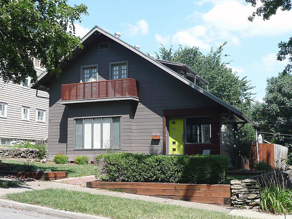 Photograph of House at 54 E. 53rd Terrace