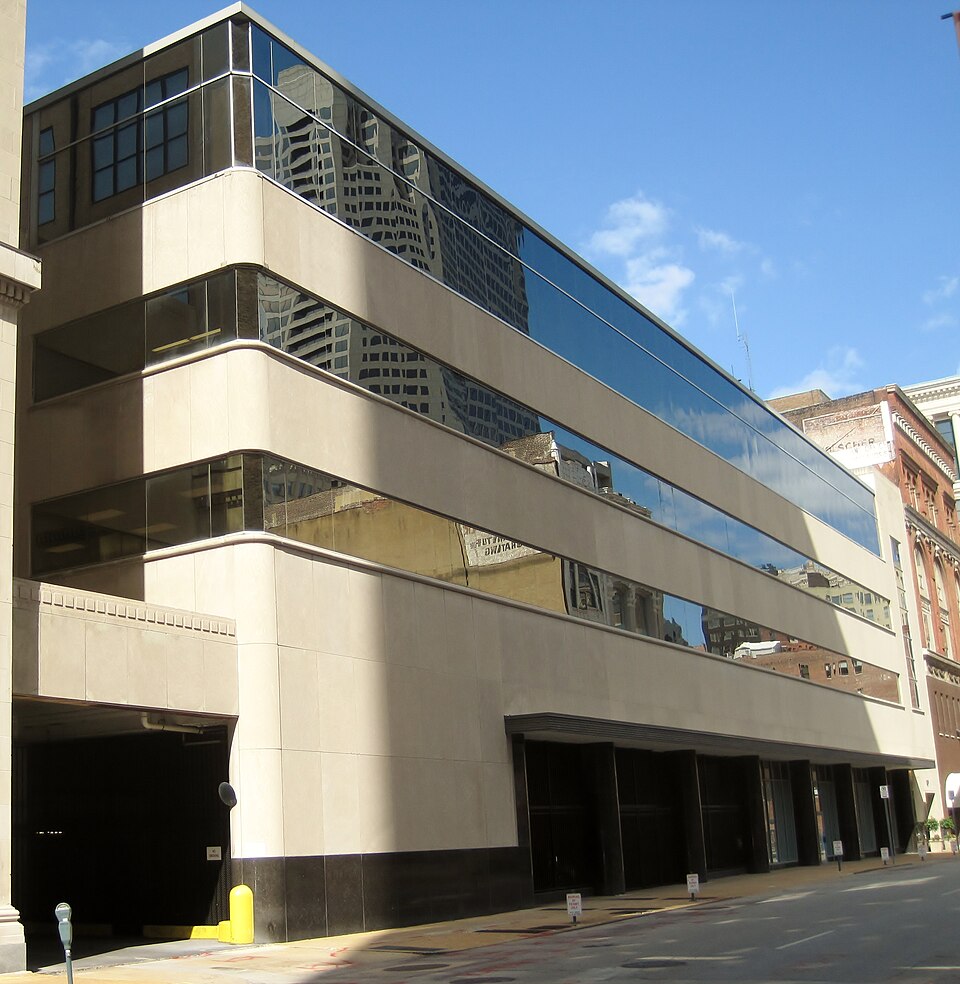 Photograph of St. Louis Post-Dispatch Printing Building