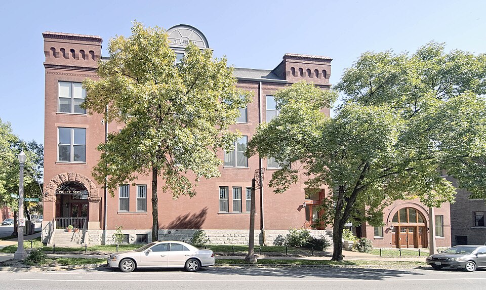 Photograph of Seventh District Police Station