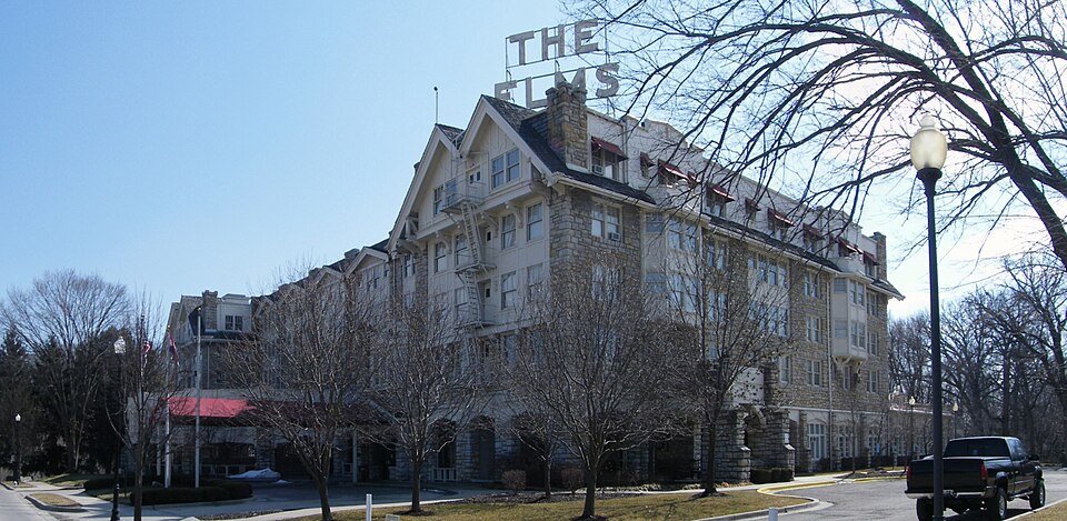 Photograph of Elms Hotel