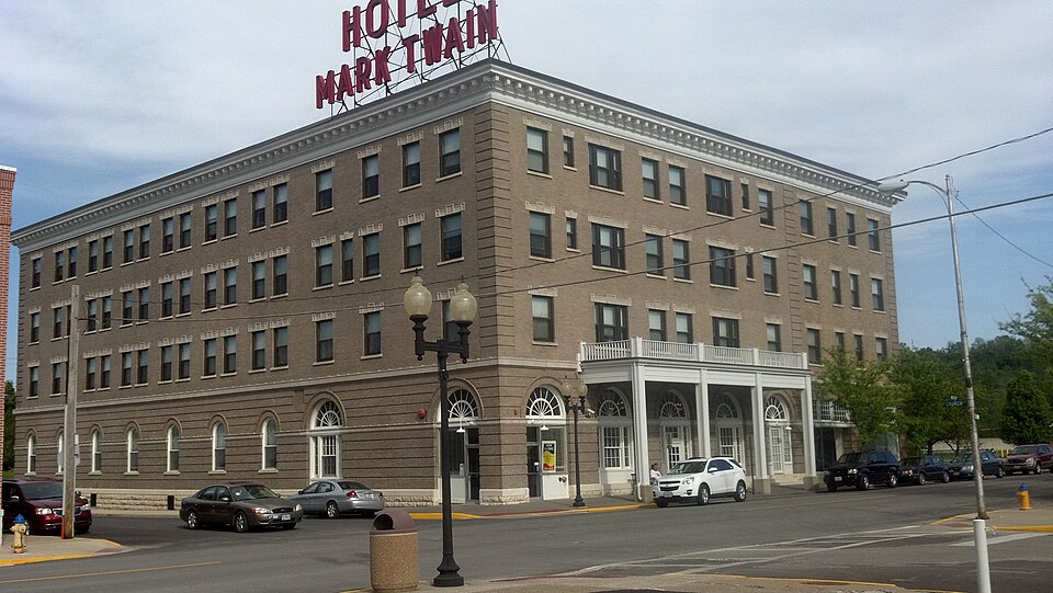 Photograph of Mark Twain Hotel