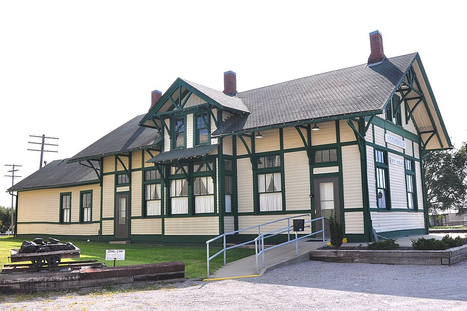 Photograph of Chicago and Alton Railroad Depot at Higginsville