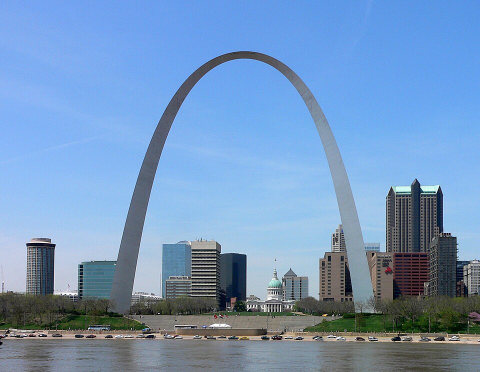 Photograph of Gateway Arch