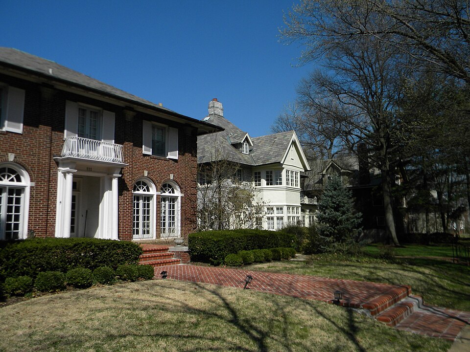 Photograph of Wydown-Forsyth District