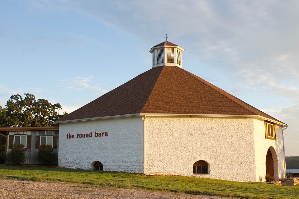 Photograph of Gilmore Barn