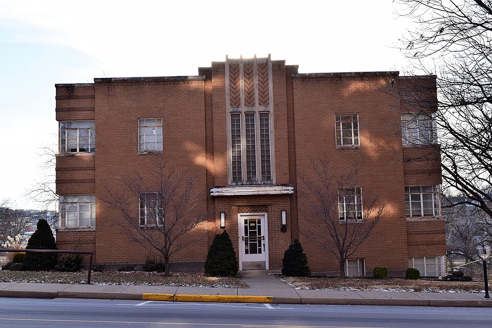 Photograph of Tergin Apartment Building