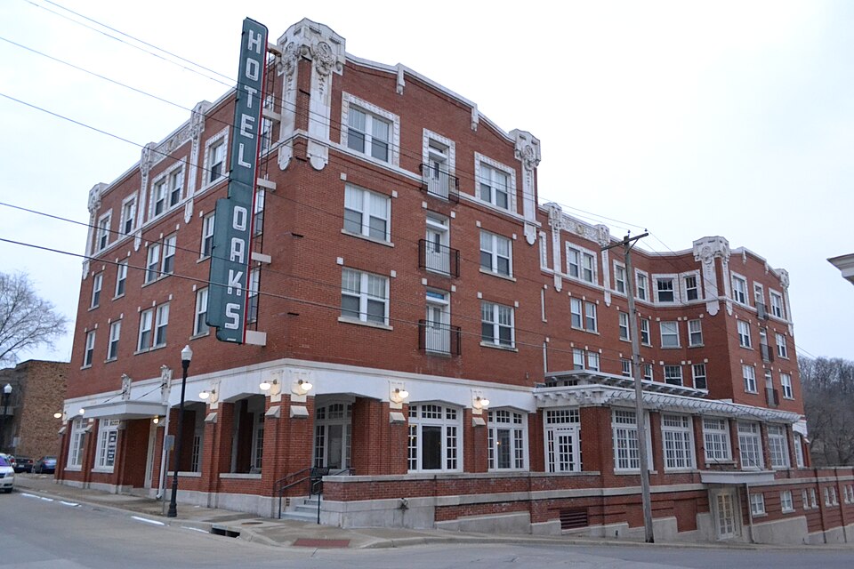 Photograph of Excelsior Springs Hall of Waters Commercial West Historic District