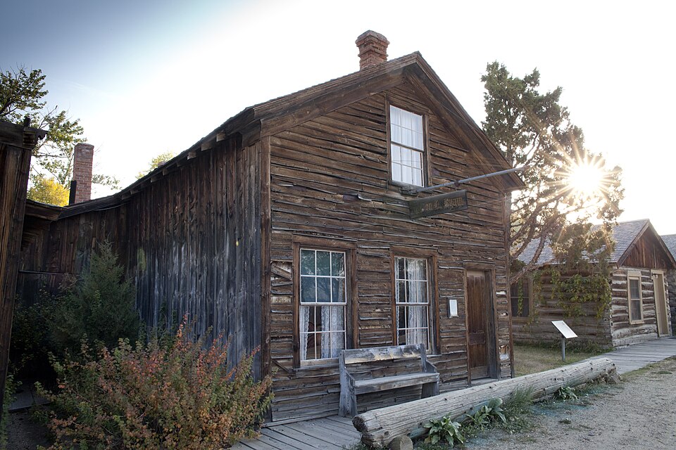 Photograph of Dr. Don L. Byam House