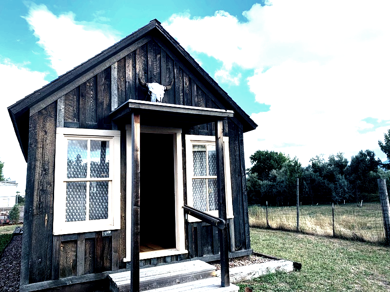 Photograph of Charlie and Nancy Russell Honeymoon Cabin