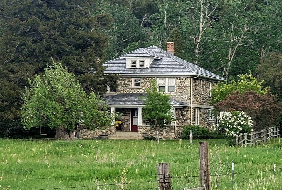 Photograph of Charles and Gladys Pelton House
