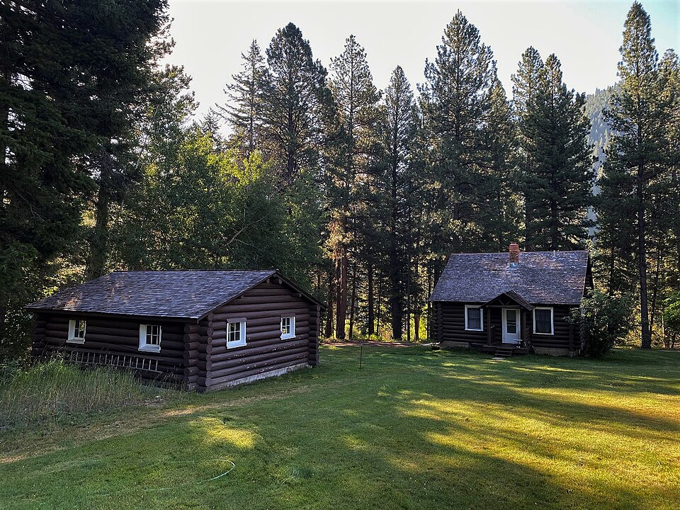 Photograph of West Fork Ranger Station