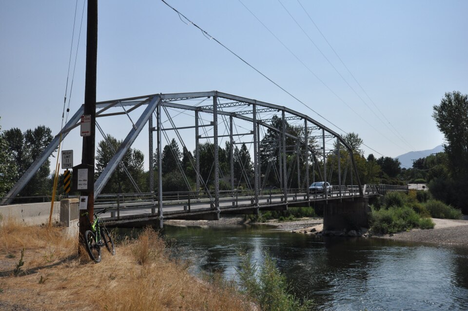 Photograph of Maclay Bridge