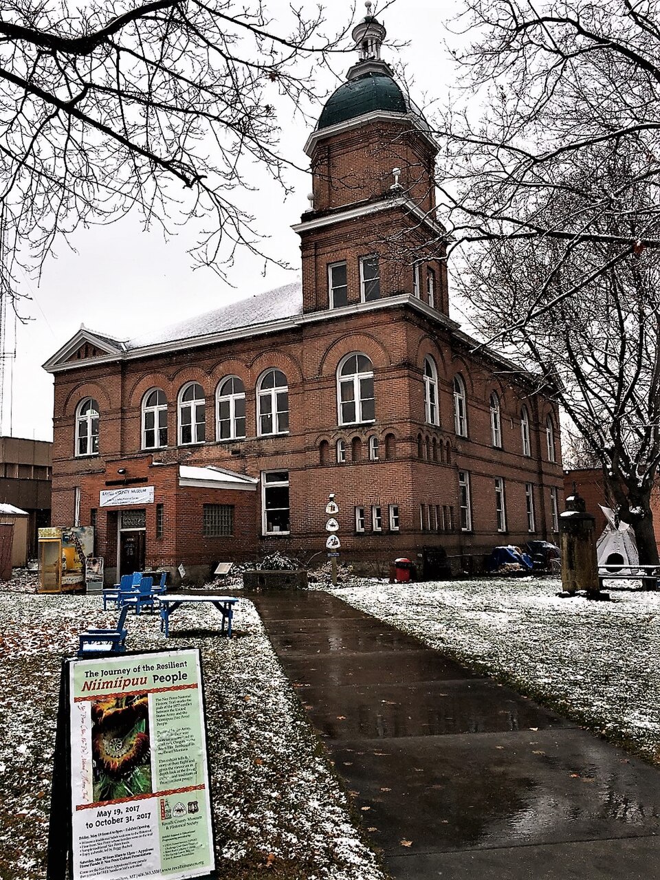 Photograph of Ravalli County Courthouse