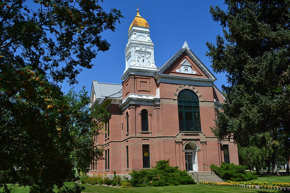 Photograph of Chouteau County Courthouse