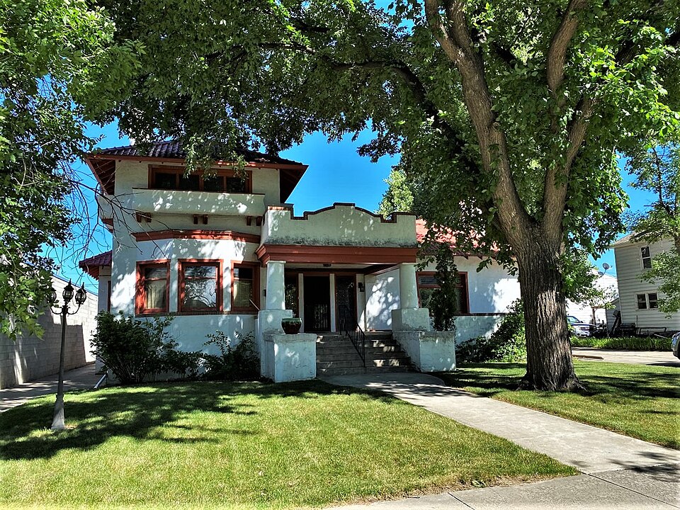 Photograph of Young-Almas House