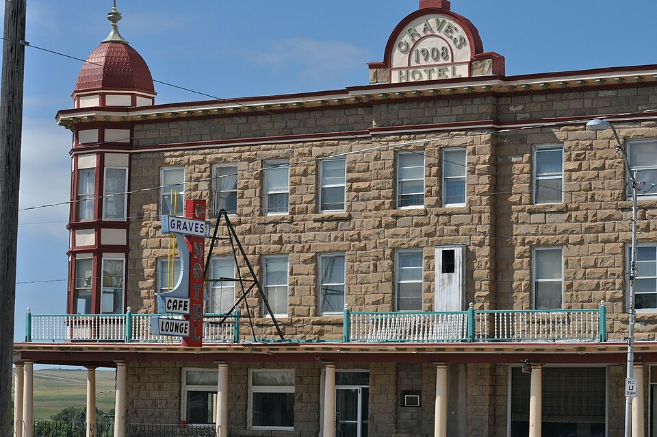 Photograph of Graves Hotel
