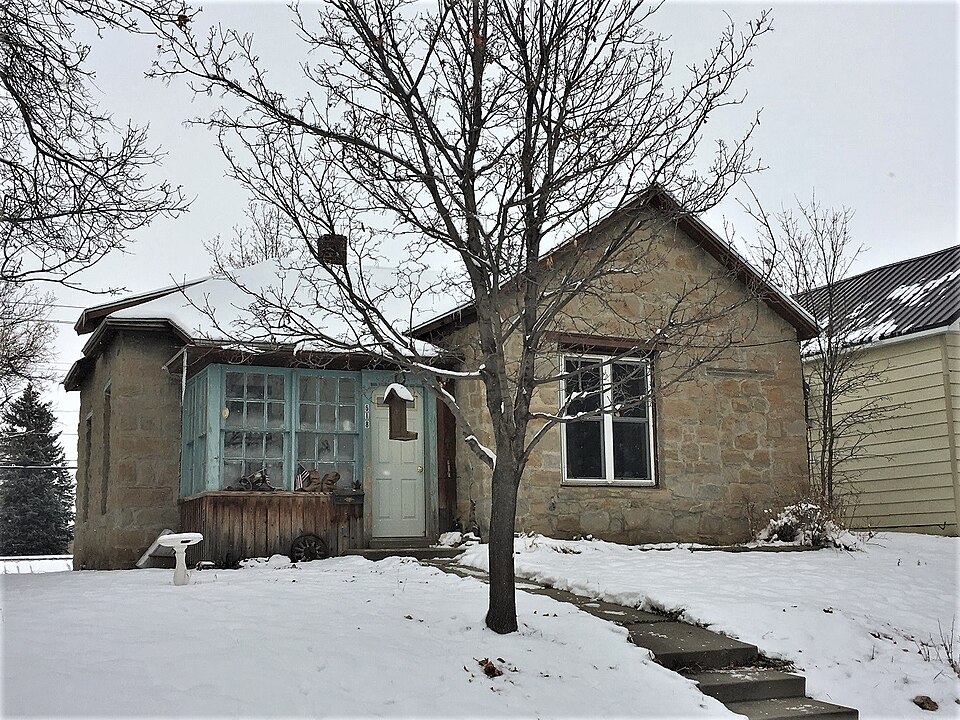 Photograph of House at 618 West Janeaux