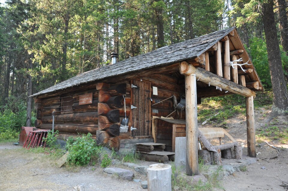 Photograph of Quartz Lake Patrol Cabin