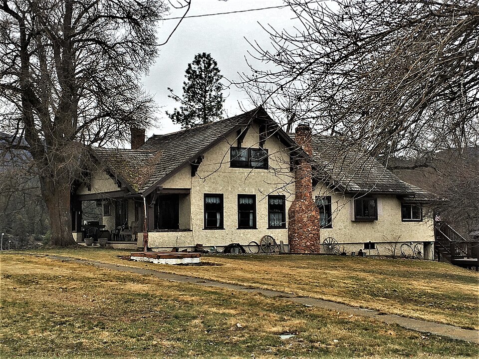 Photograph of Ainsworth House