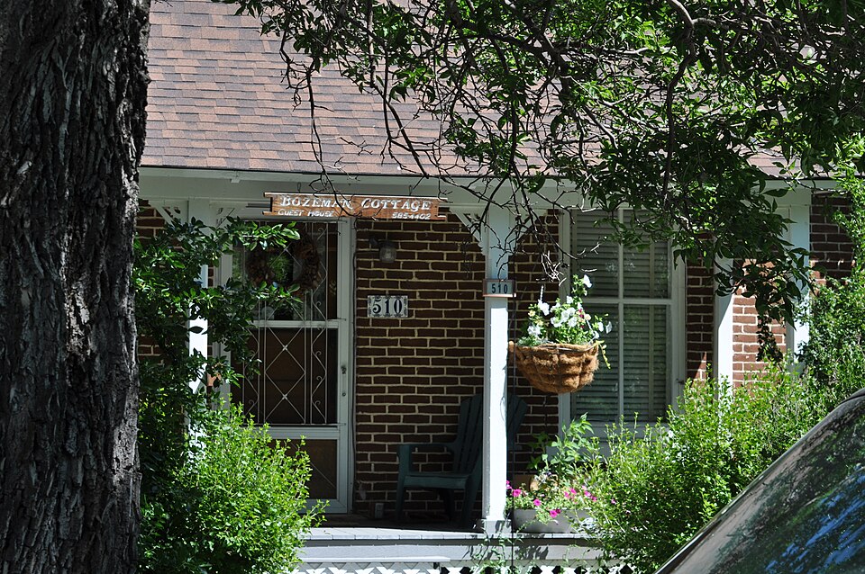 Photograph of Bohart House
