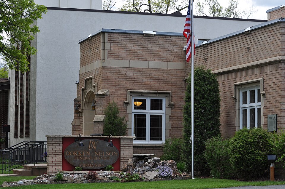 Photograph of Dokken-Nelson Funeral Home