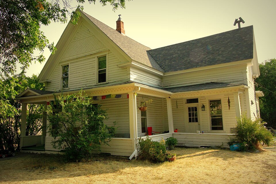 Photograph of House at 818 South Eighth