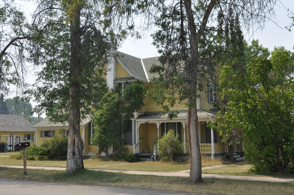 Photograph of E.G. Ellis House