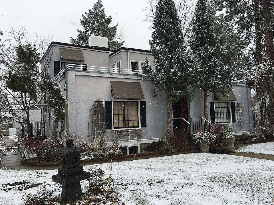 Photograph of Pine Apartments